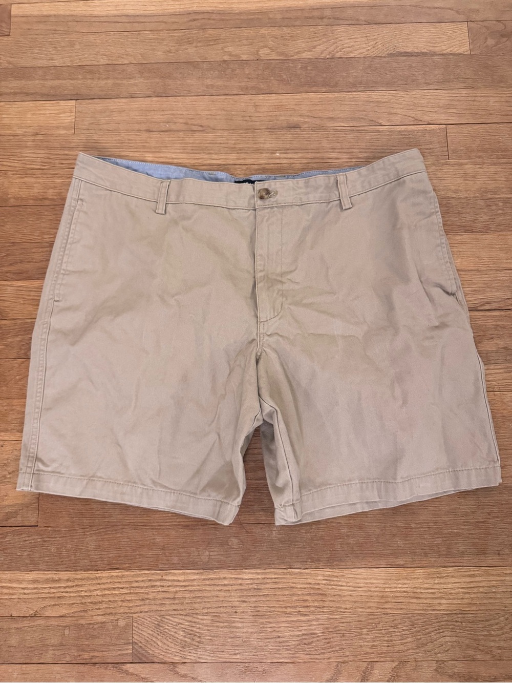Chaps Men's Khaki Chino Shorts - Size 42 (Measures 39)
b74
